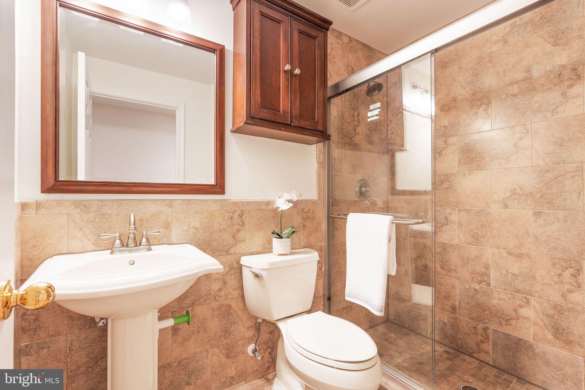 MONROE MANOR - Residential Lease