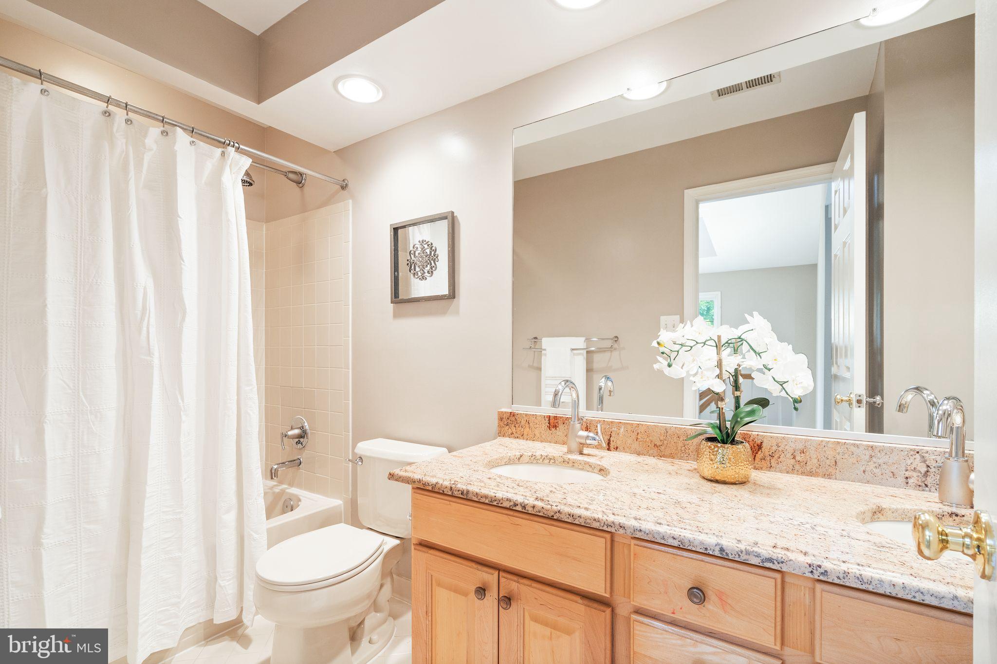 MONROE MANOR - Residential Lease