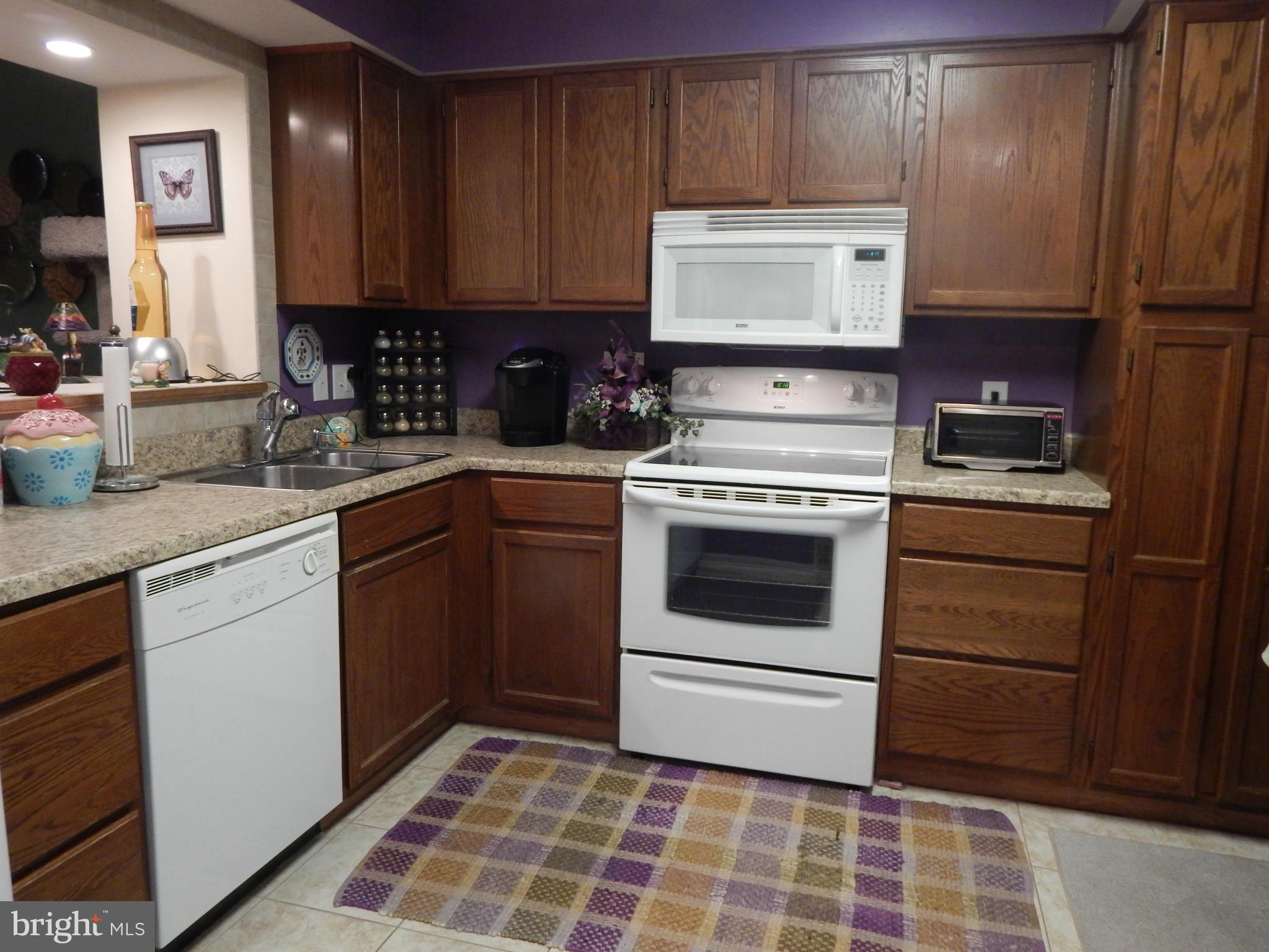 FAIRVIEW COMMONS - Residential