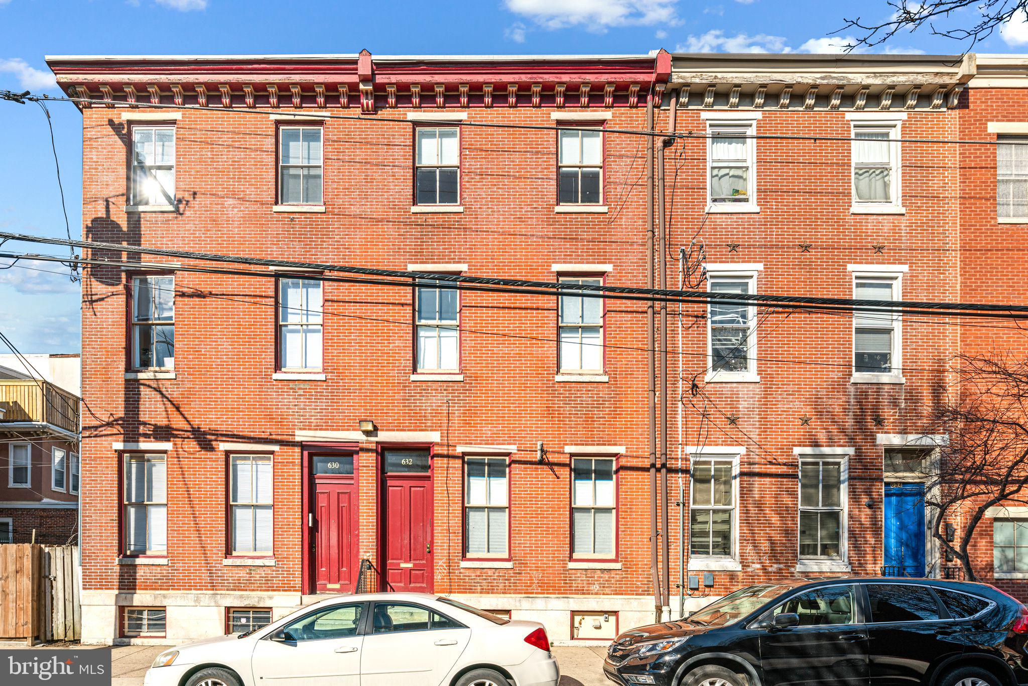 Spacious 2-Bedroom Condo in Spring Garden with Private Roof Deck. This sunny two-bedroom condo in the heart of Spring Garden offers a perfect mix of comfort and convenience. Oak Hardwood floors run throughout the apartment, including the kitchen and living areas, creating a warm and inviting atmosphere. The open kitchen features stainless steel appliances, granite countertops, and ample storage. Large windows fill the entire apartment with natural light. Both bedrooms and the common areas include all new custom closets for added storage and organization along with additional reserved storage space in the basement. In addition, the bathroom was also just renovated, and all new lighting was installed throughout. The unit occupies the entire 3rd floor of building offering additional privacy, where you can enjoy your own spacious private roof deck, ideal for relaxing or entertaining. Conveniently located near cafés, restaurants, parks, and public transportation, this home also boasts low condo fees.
