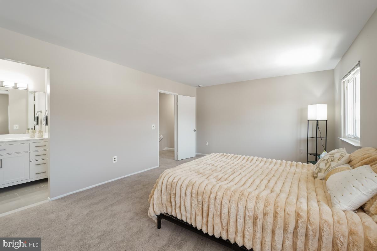 LEISURE WORLD - Residential