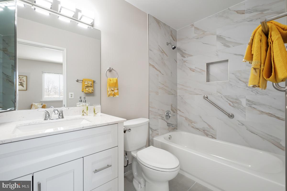 LEISURE WORLD - Residential