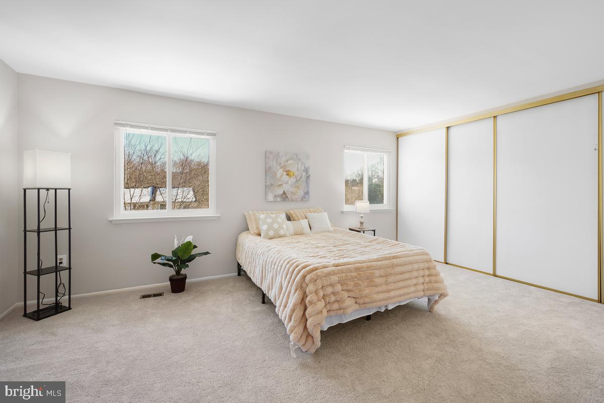 LEISURE WORLD - Residential