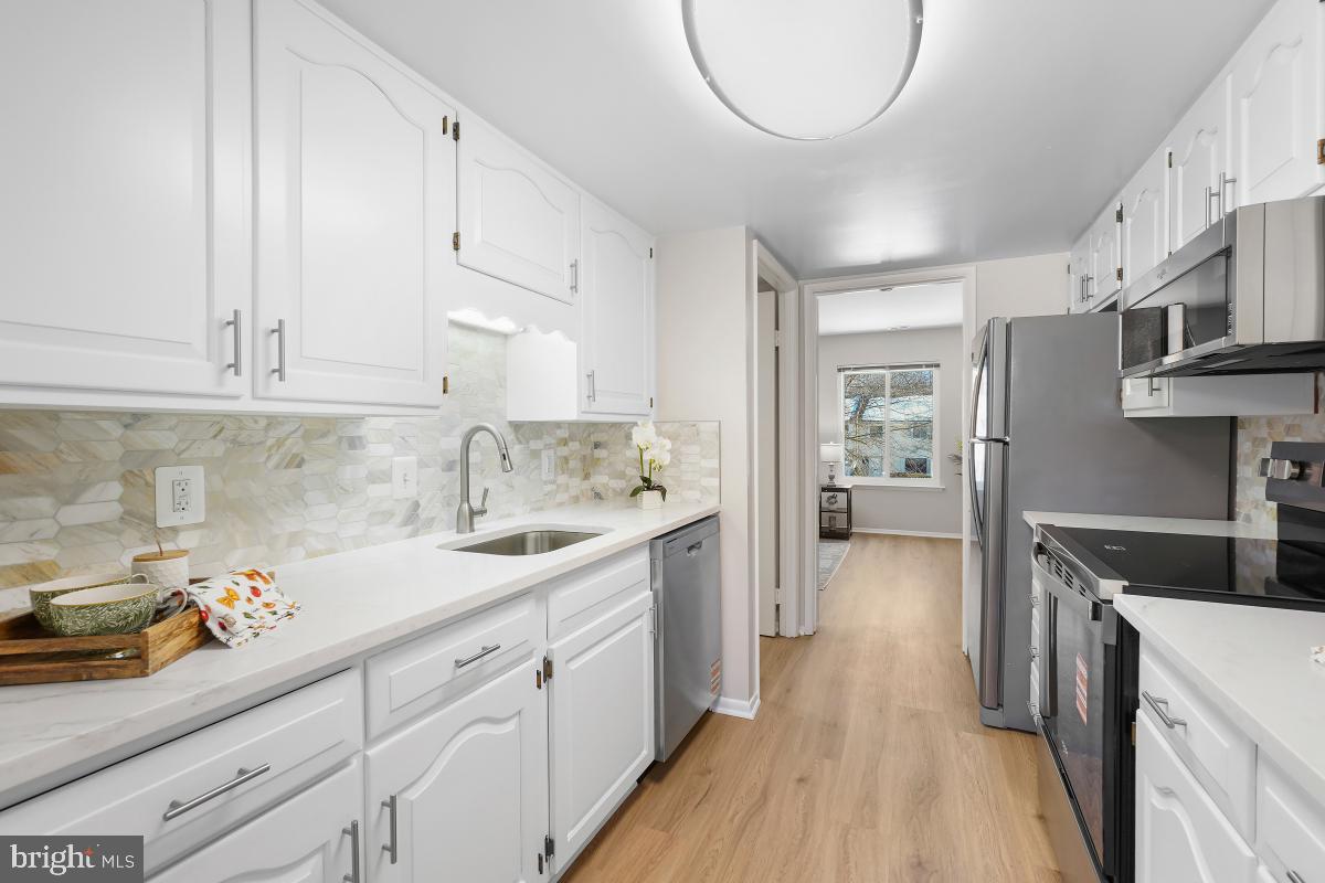 LEISURE WORLD - Residential