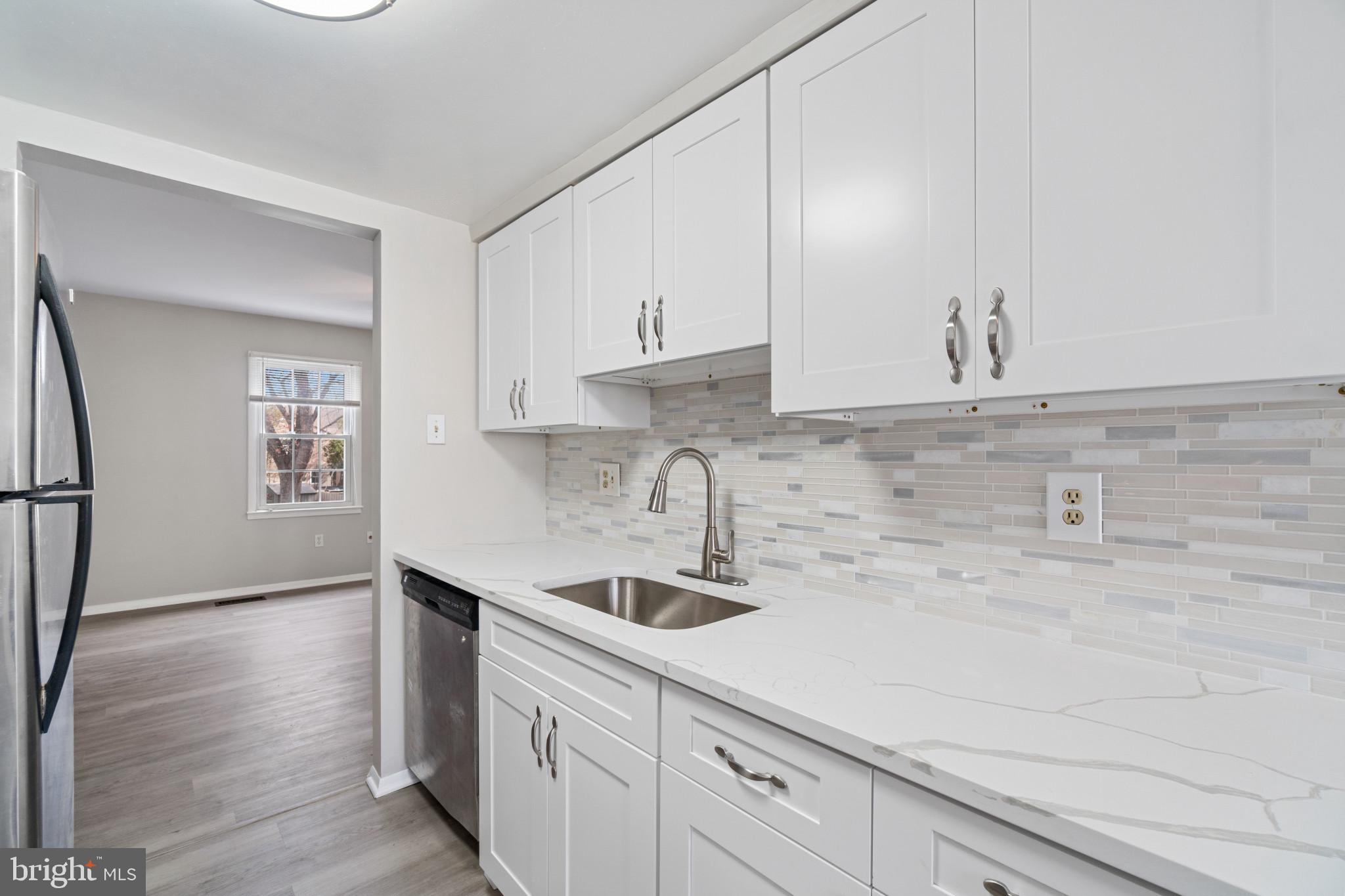 CROFTON SQUARE - Residential Lease