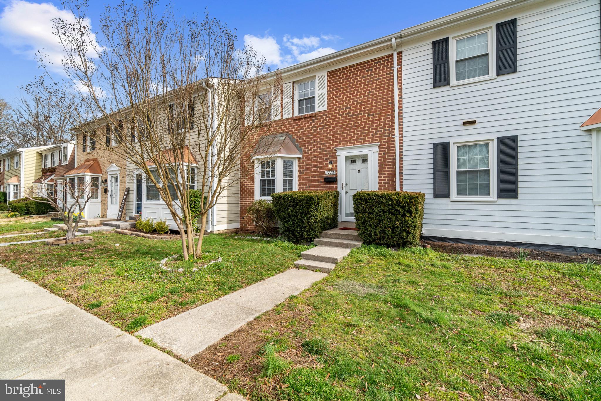 CROFTON SQUARE - Residential Lease