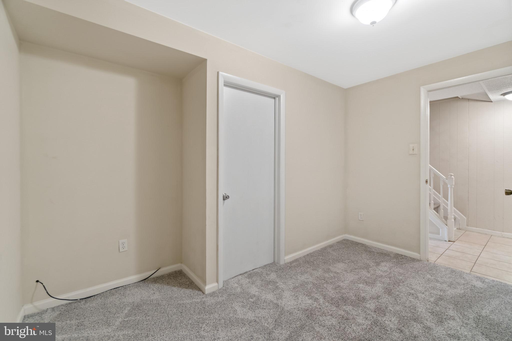 CROFTON SQUARE - Residential Lease