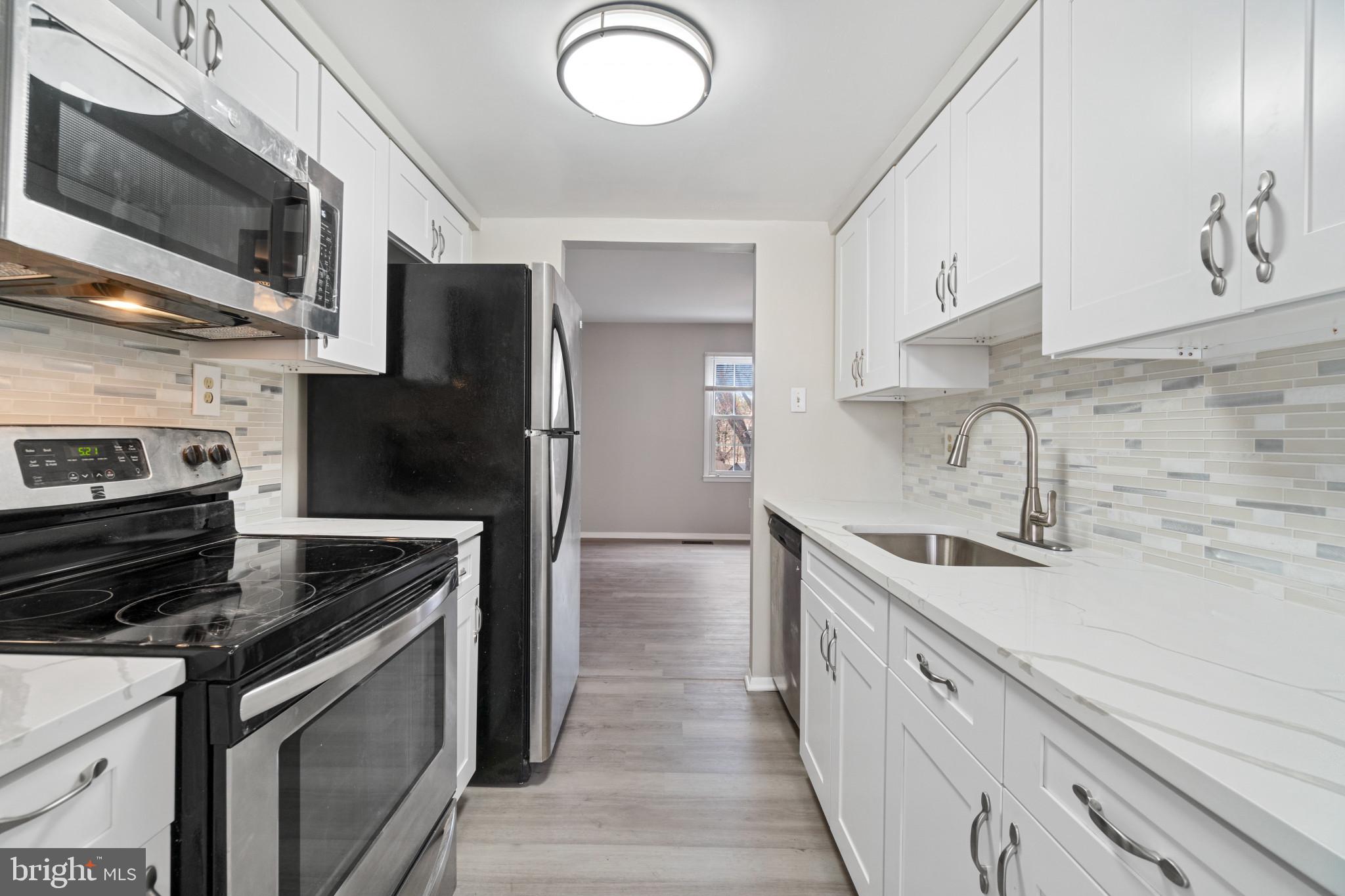 CROFTON SQUARE - Residential Lease