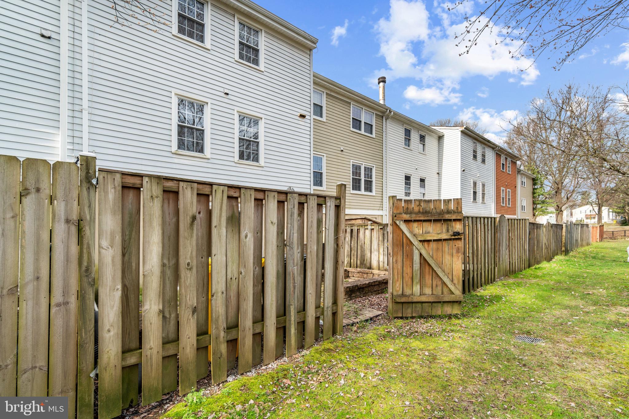 CROFTON SQUARE - Residential Lease