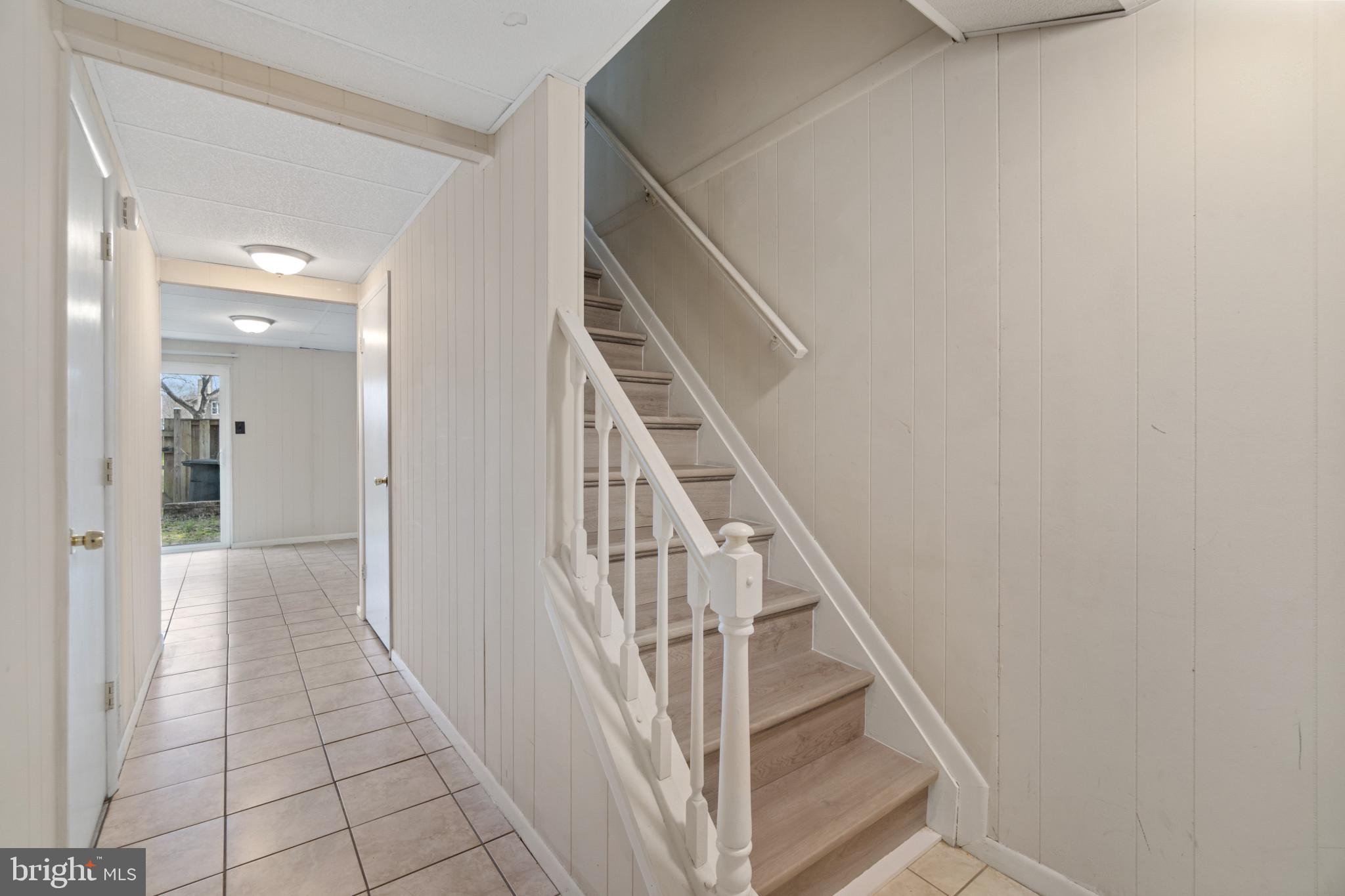 CROFTON SQUARE - Residential Lease