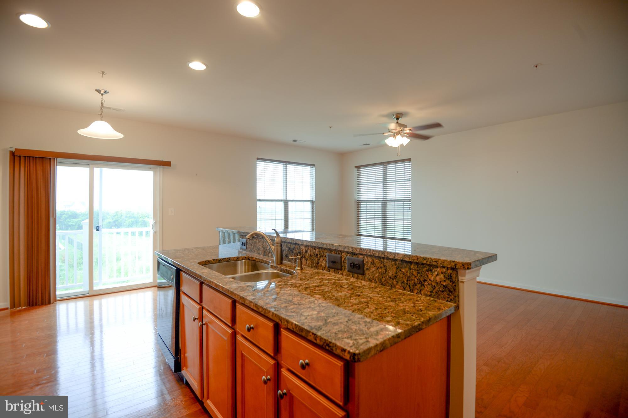 RESIDENCES AT DULLES PRK - Residential Lease