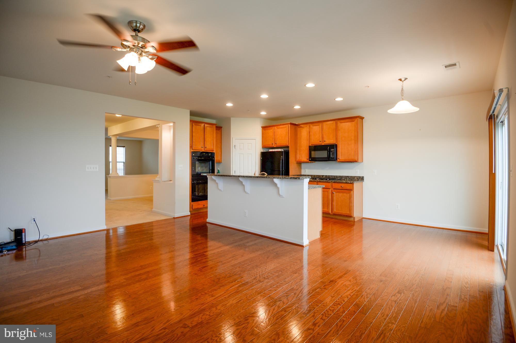 RESIDENCES AT DULLES PRK - Residential Lease