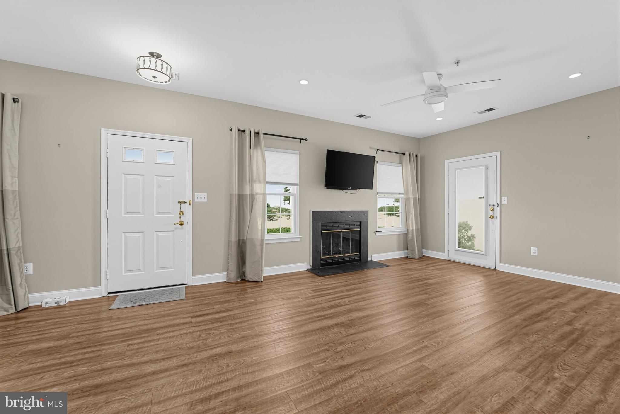 1416 NESTLEWOOD COURT