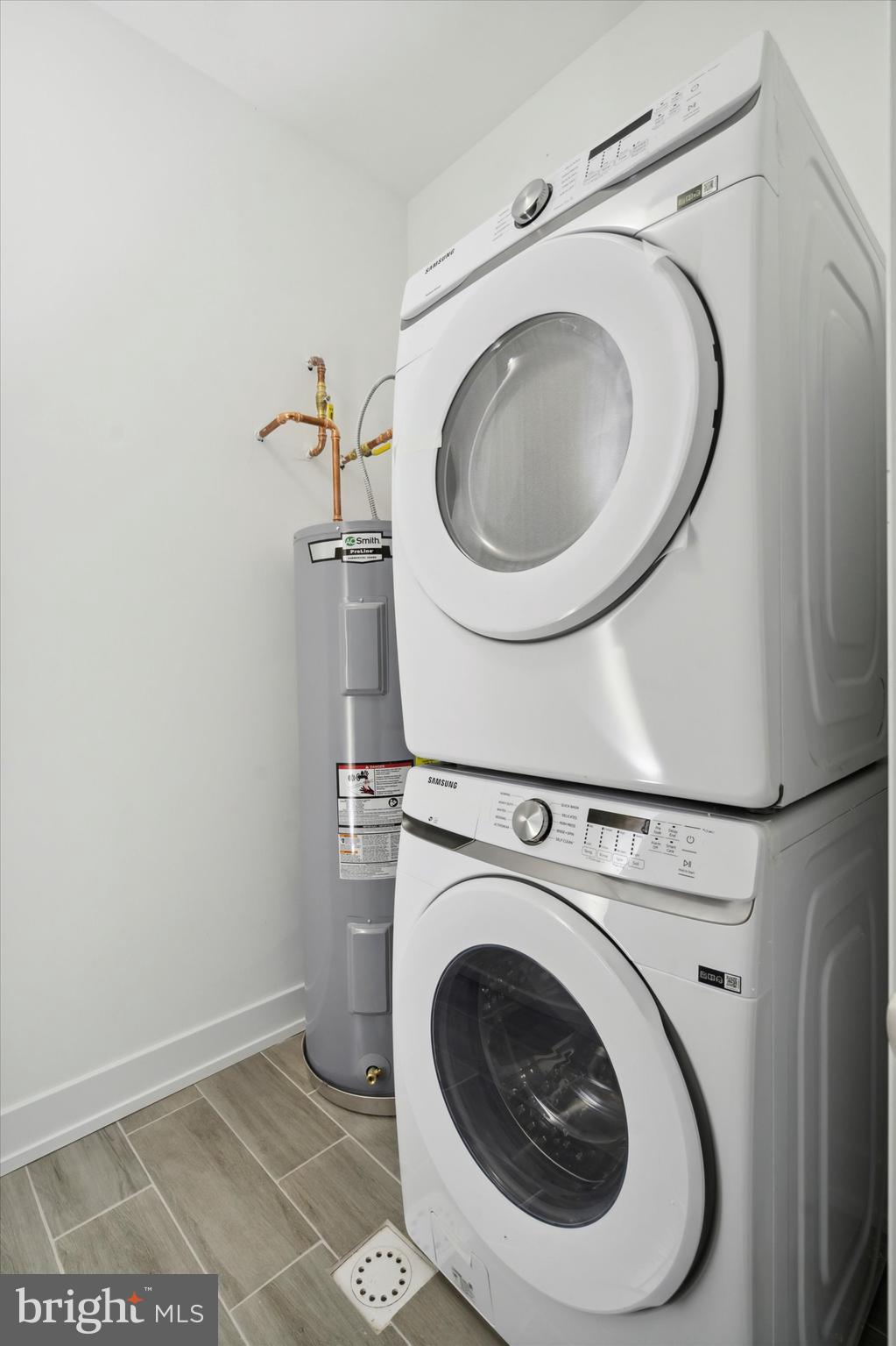 NORRIS SQUARE - Residential Lease