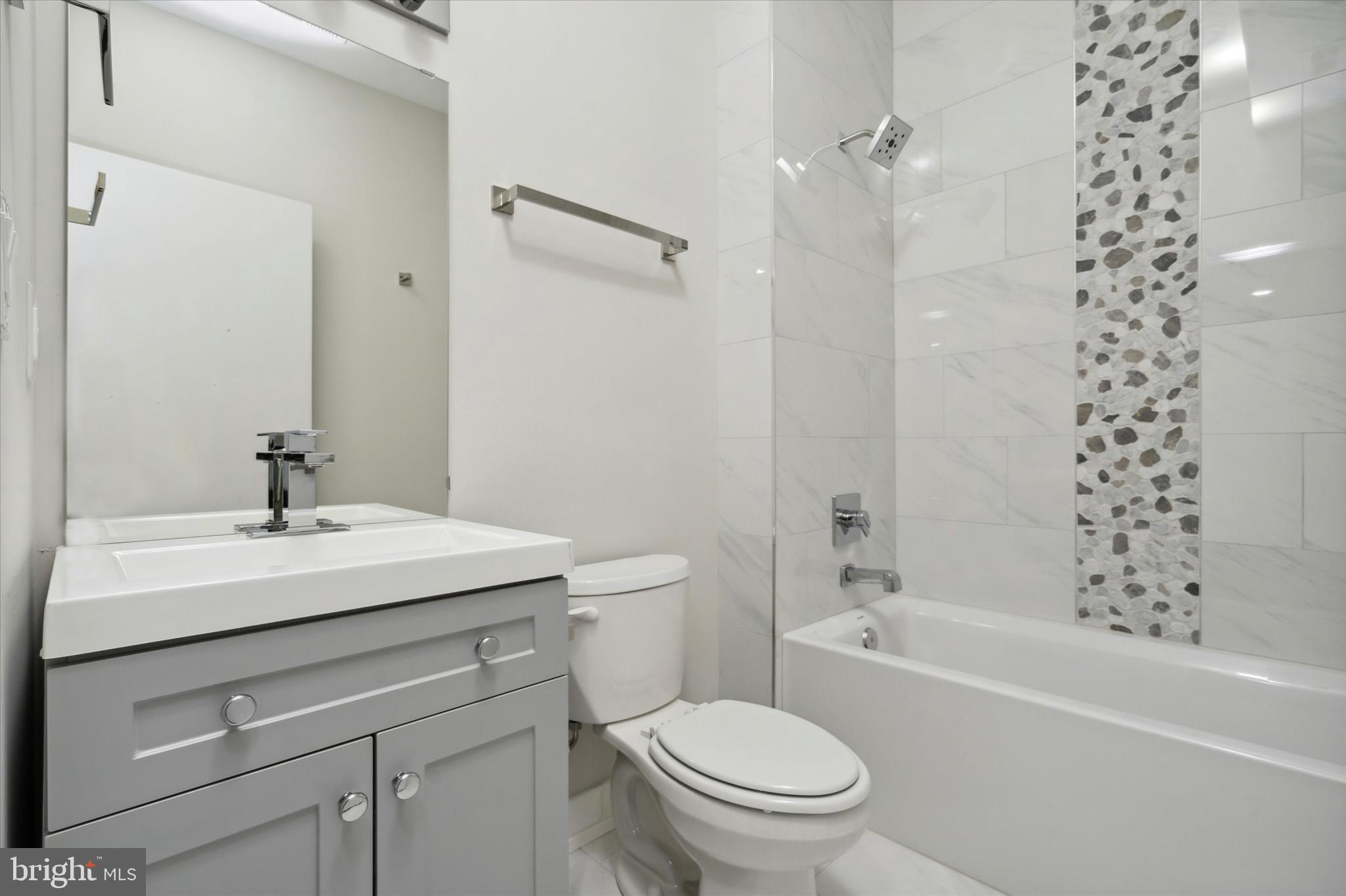 NORRIS SQUARE - Residential Lease