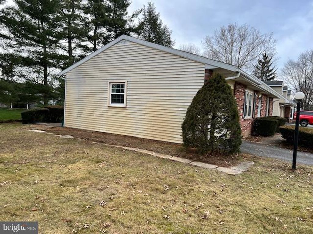 Photo of 216 Cardinal Road, LITITZ, PA 17543 (MLS # PALA2062774)