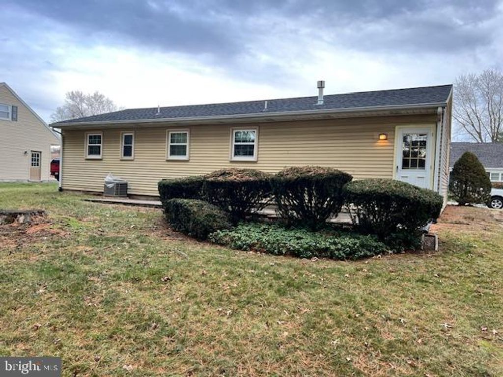 Photo of 216 Cardinal Road, LITITZ, PA 17543 (MLS # PALA2062774)