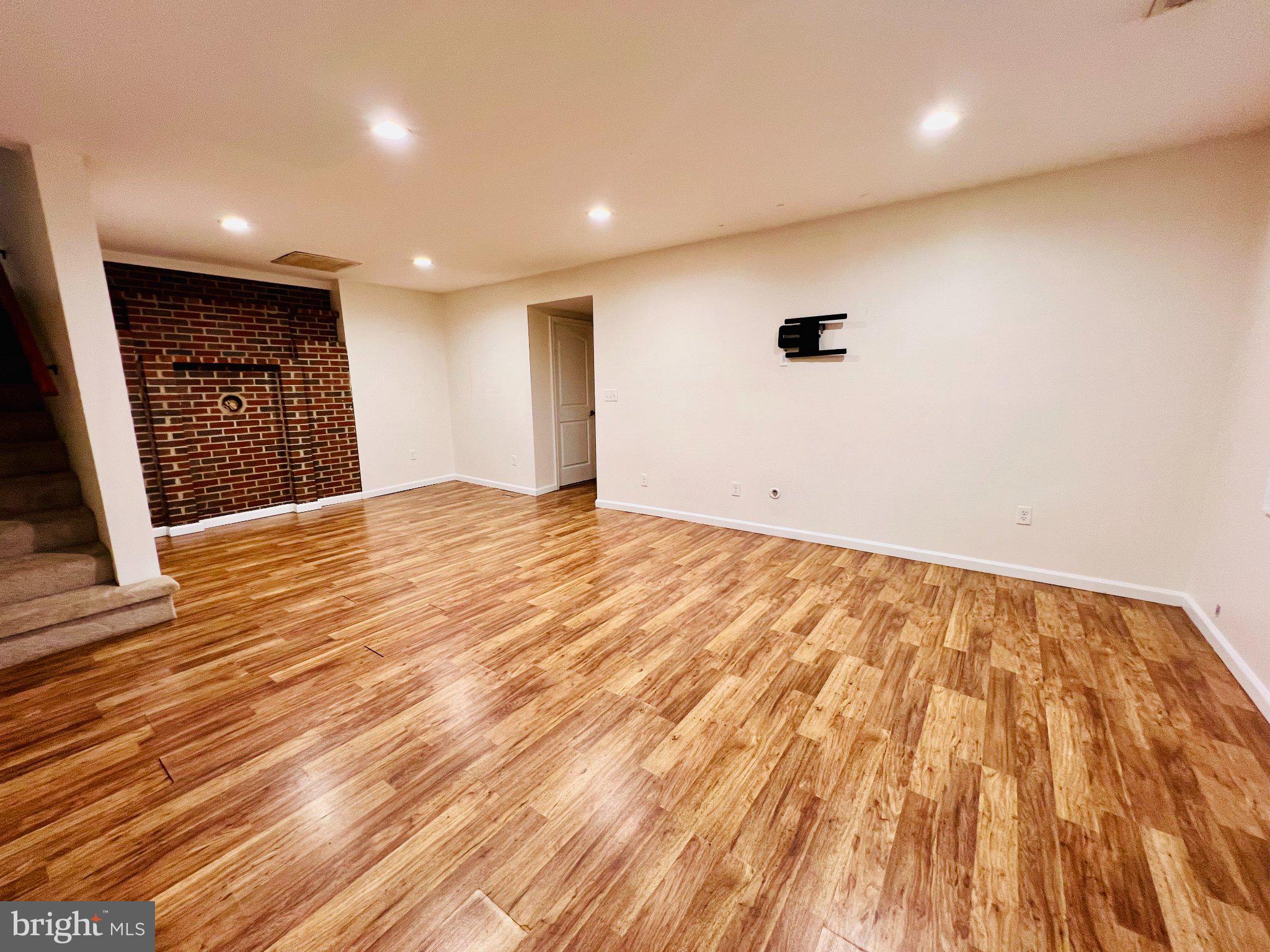 208 TELEGRAPH ROAD