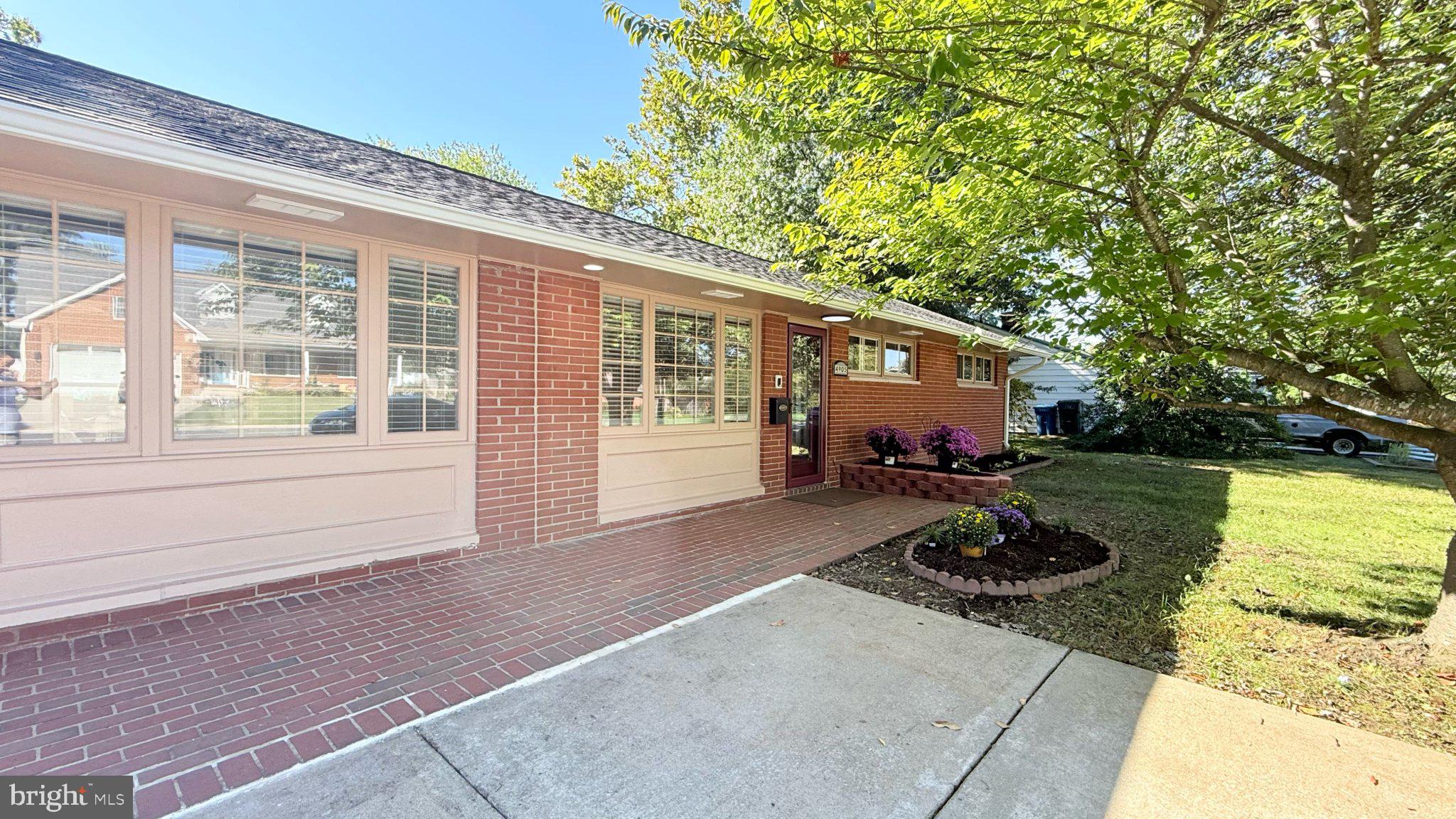 4905 APPLE TREE DRIVE