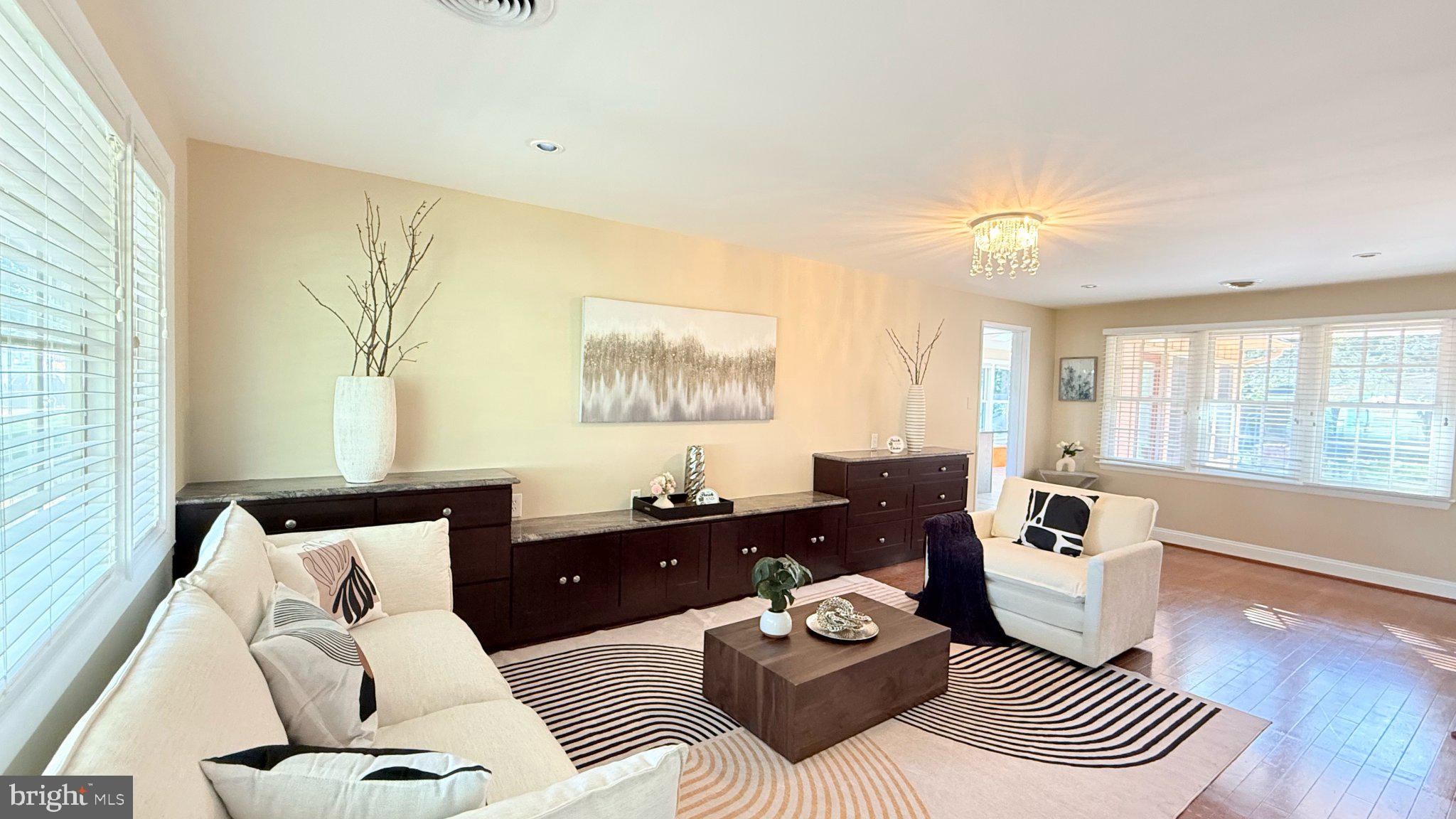 4905 APPLE TREE DRIVE