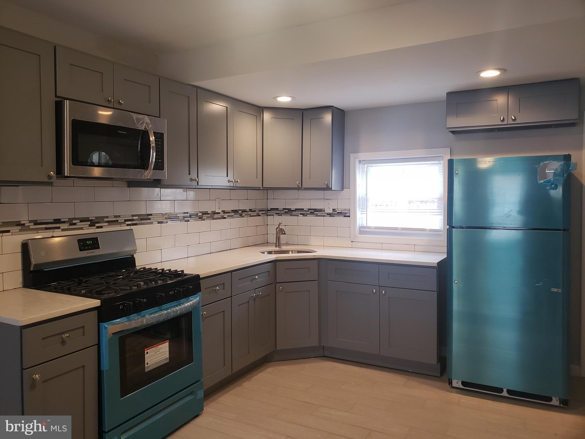 PORT RICHMOND - Residential Lease