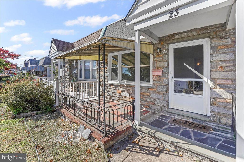 Photo of 23 E Berkley Avenue, CLIFTON HEIGHTS, PA 19018 (MLS # PADE2102442)