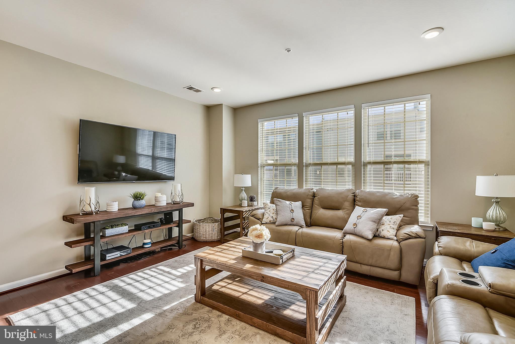 ORCHARD SQUARE - Residential