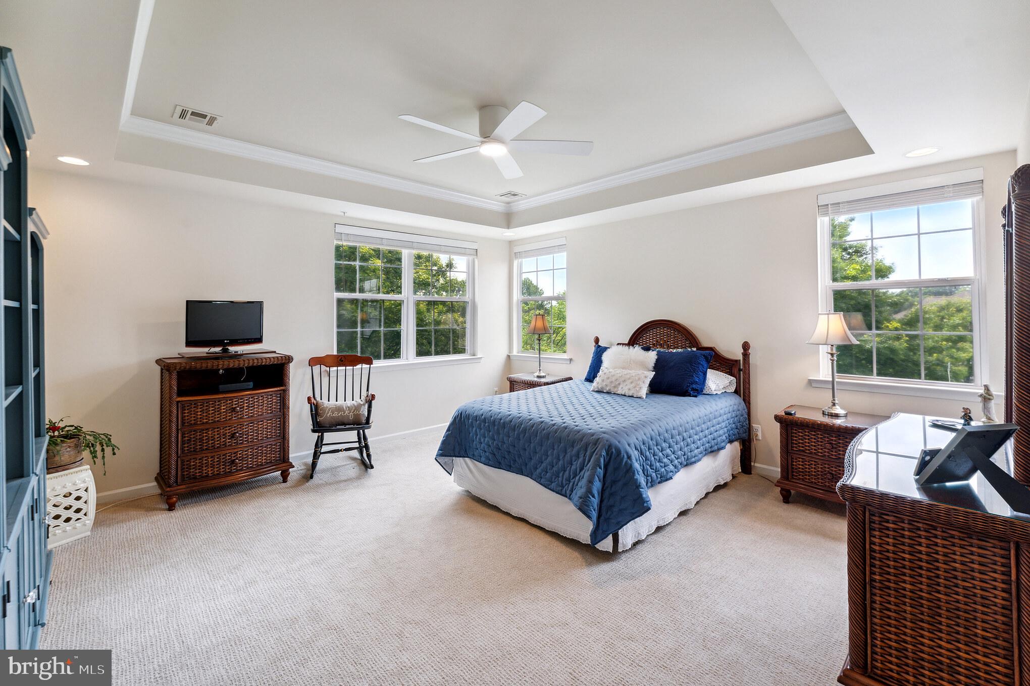 VICTORIA GARDENS - Residential