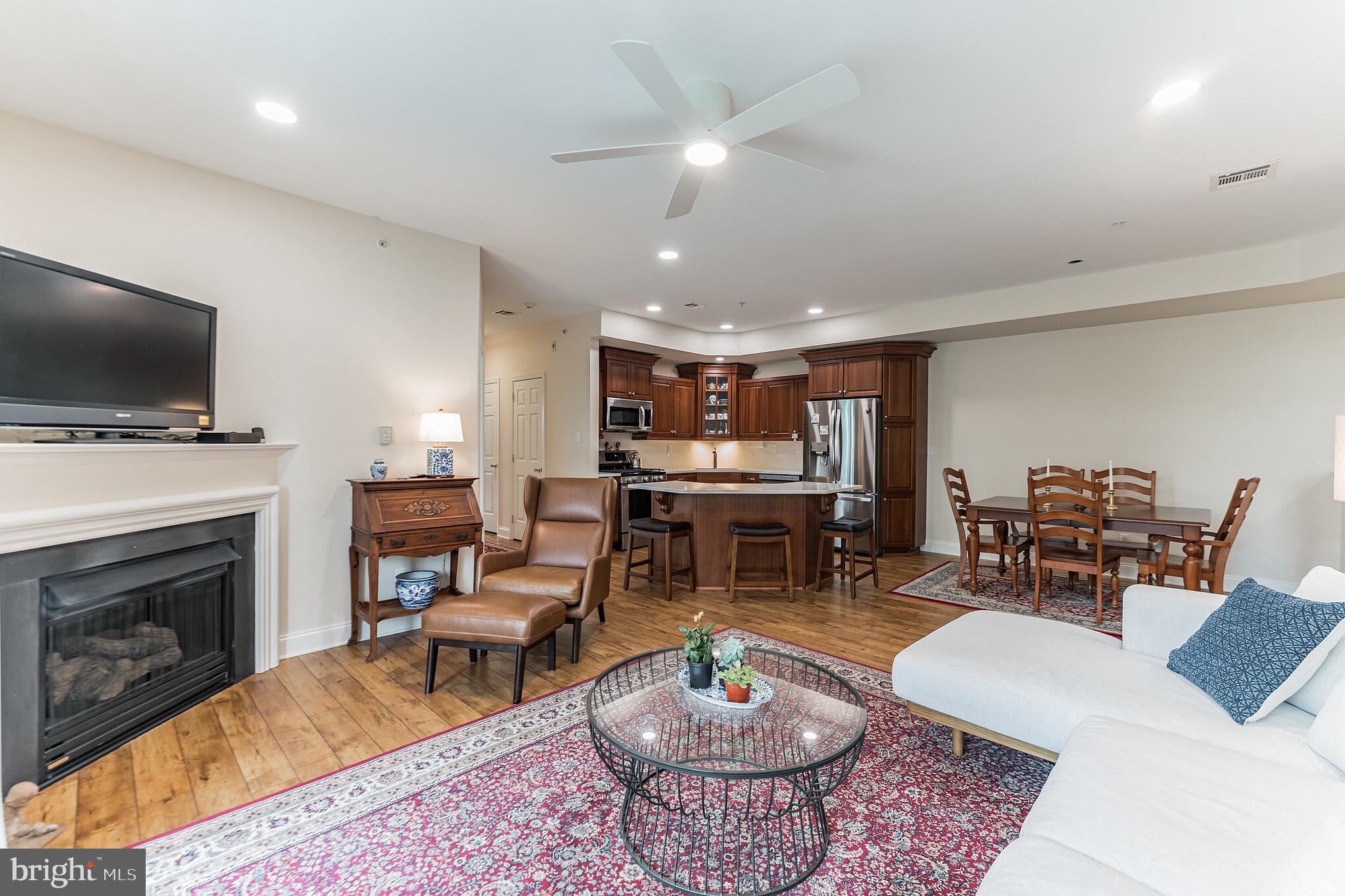 VICTORIA GARDENS - Residential