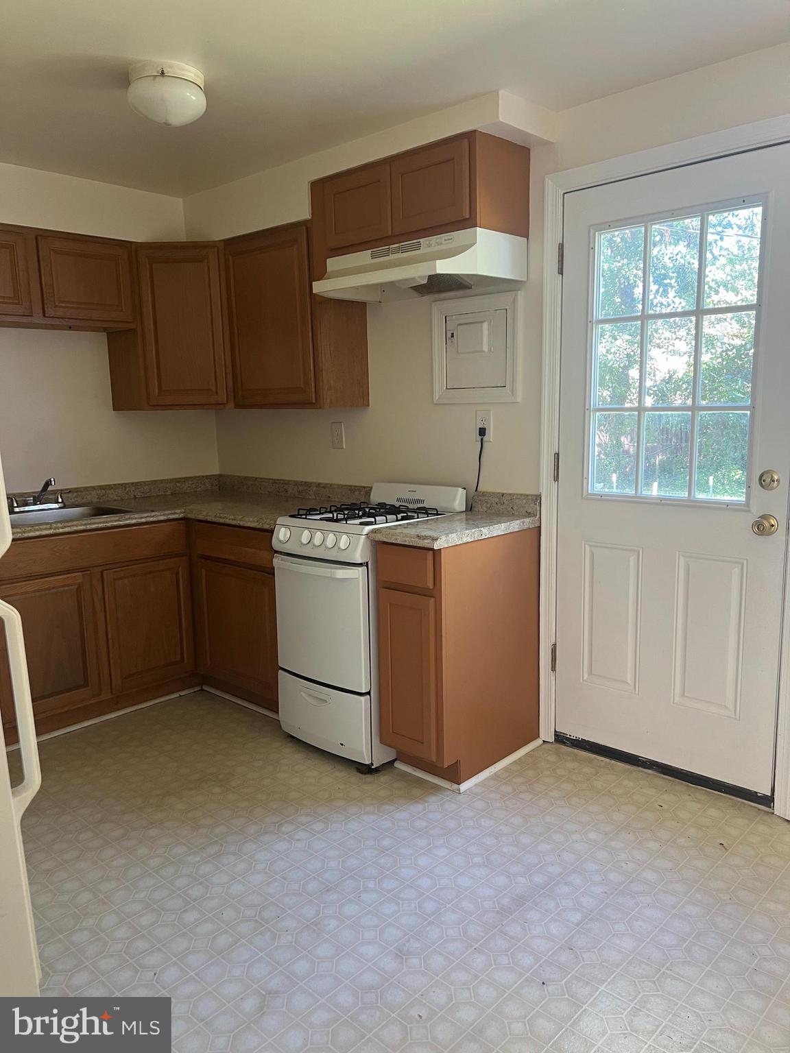 MANASSAS GARDENS - Residential Lease