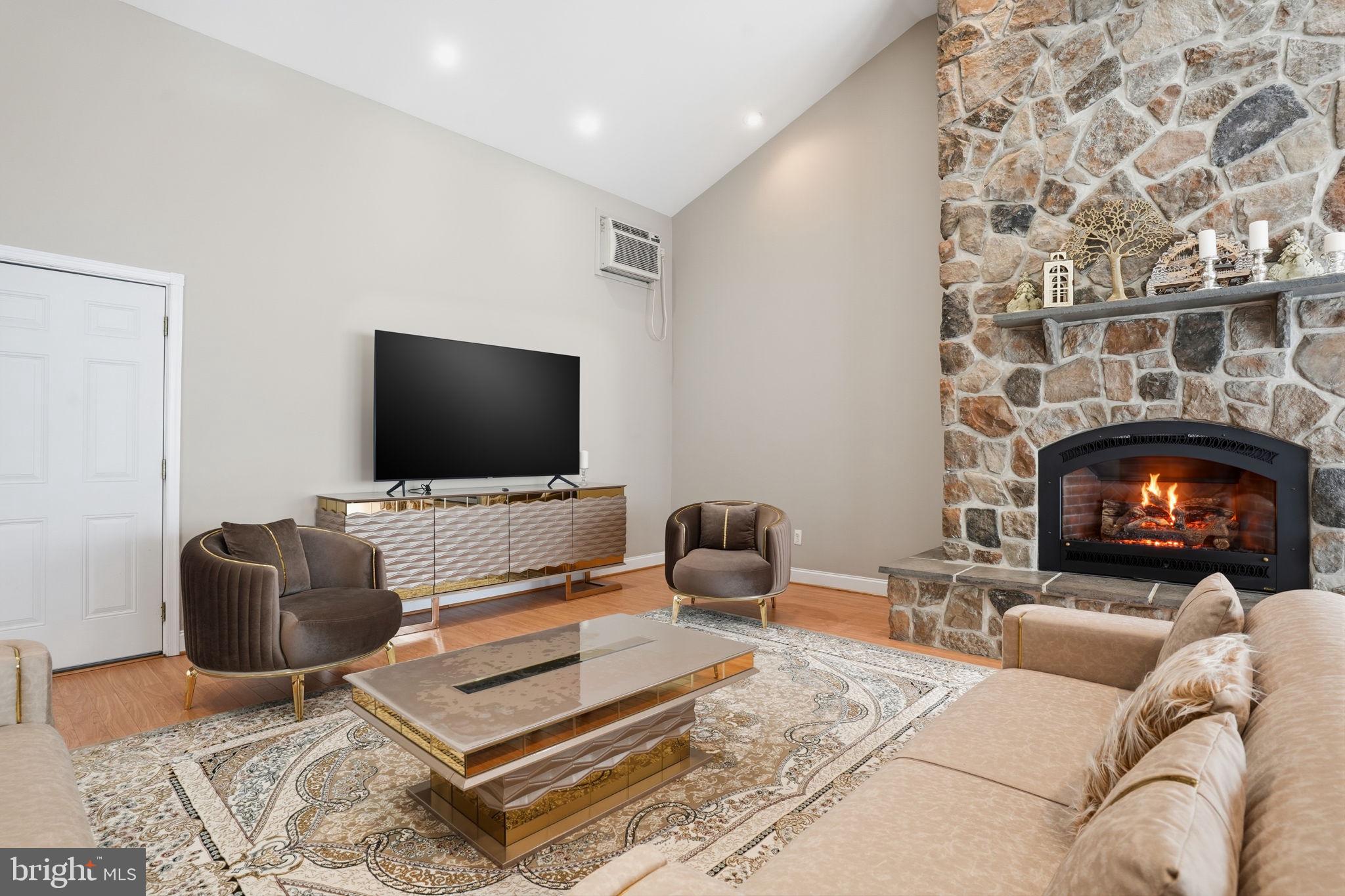 WOODLYN WEST - Residential