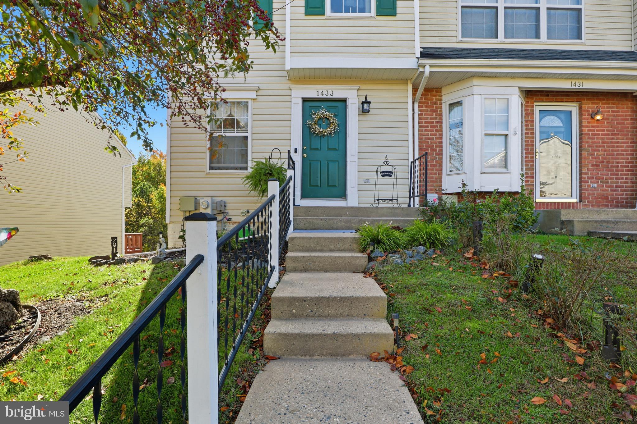 1433 GOLDEN ROD COURT 1433
