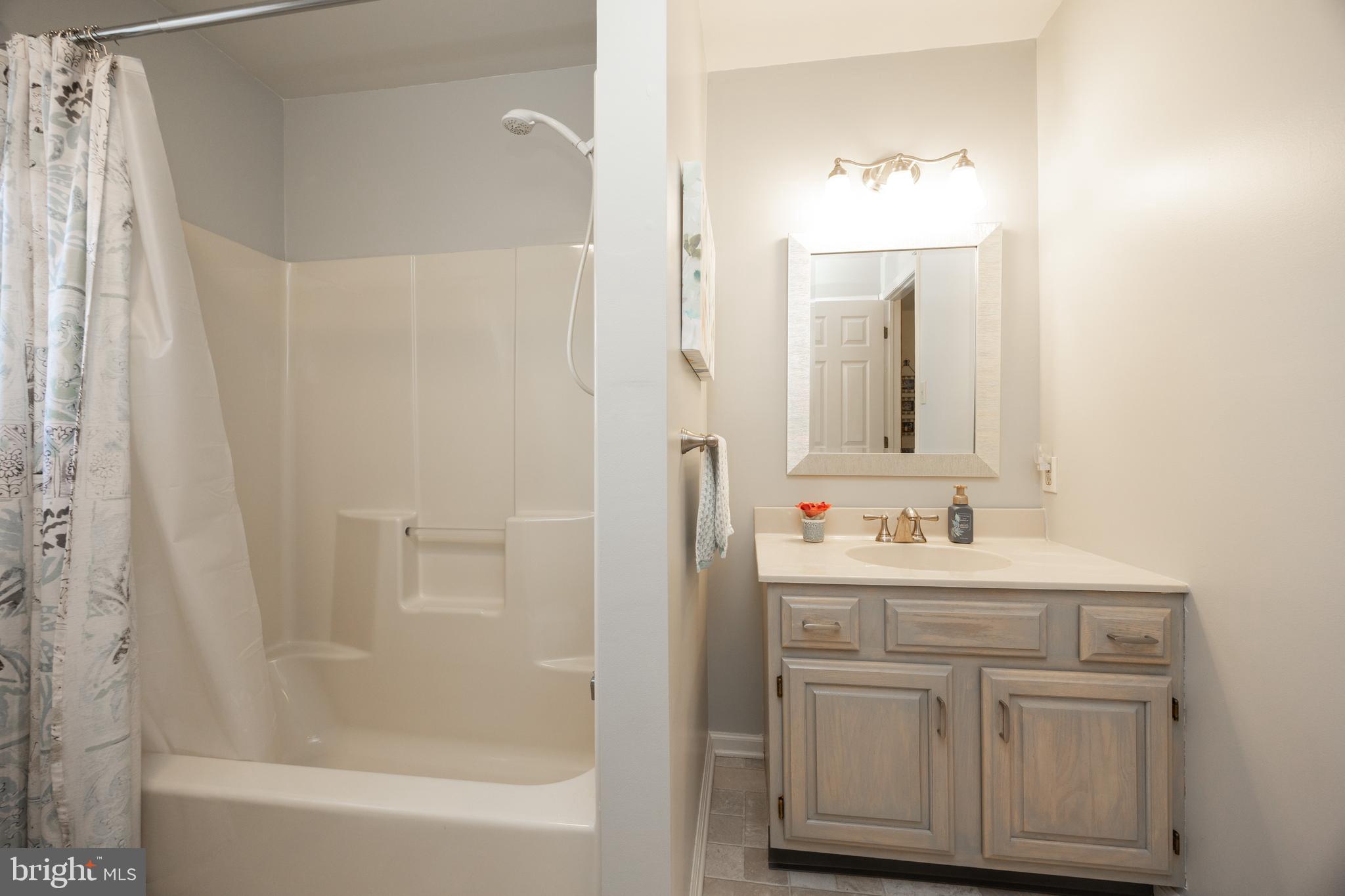 YORKTOWN - Residential