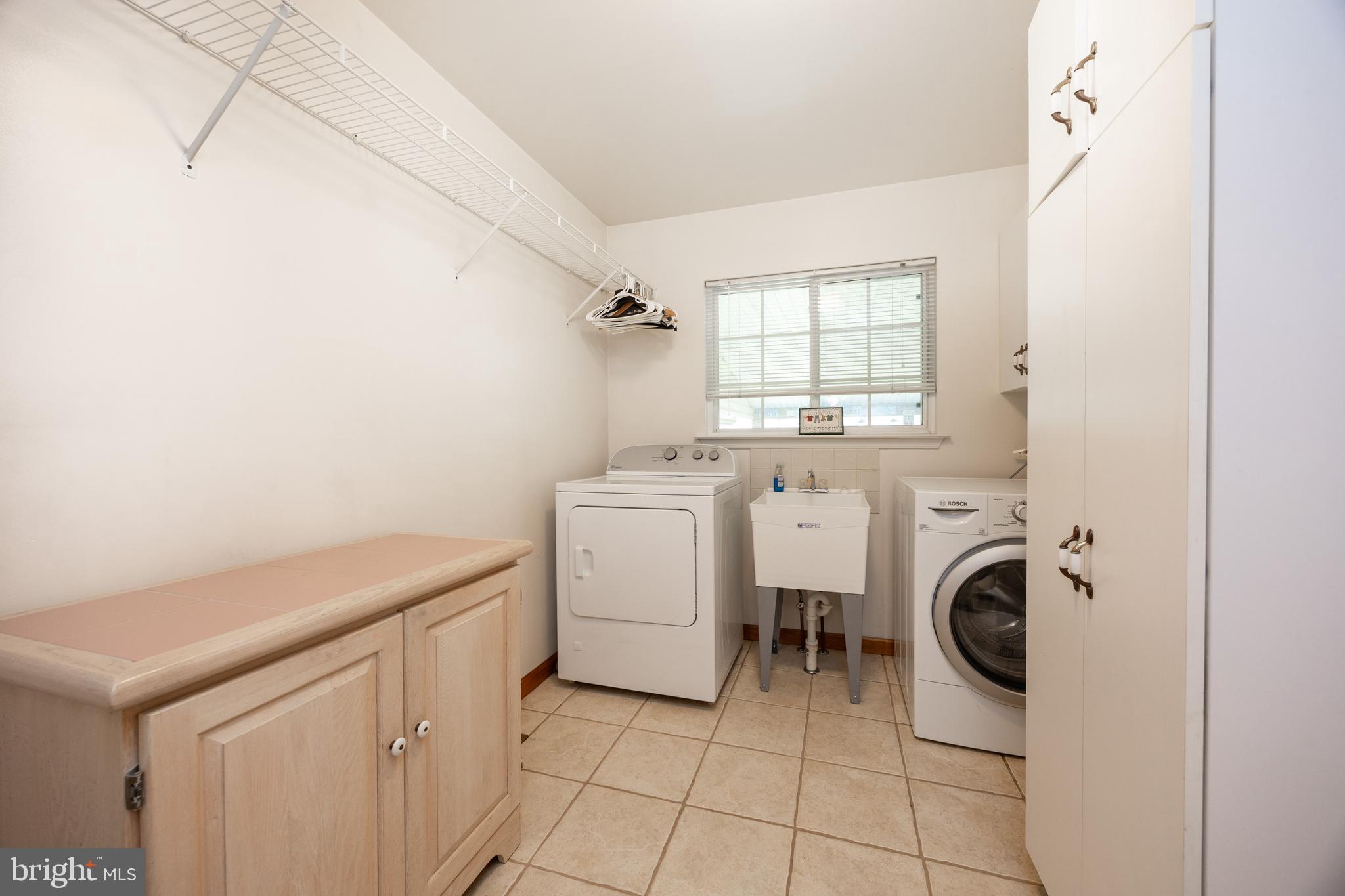 YORKTOWN - Residential