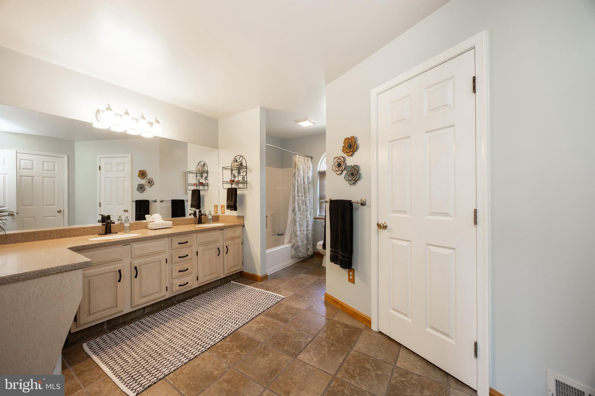 YORKTOWN - Residential