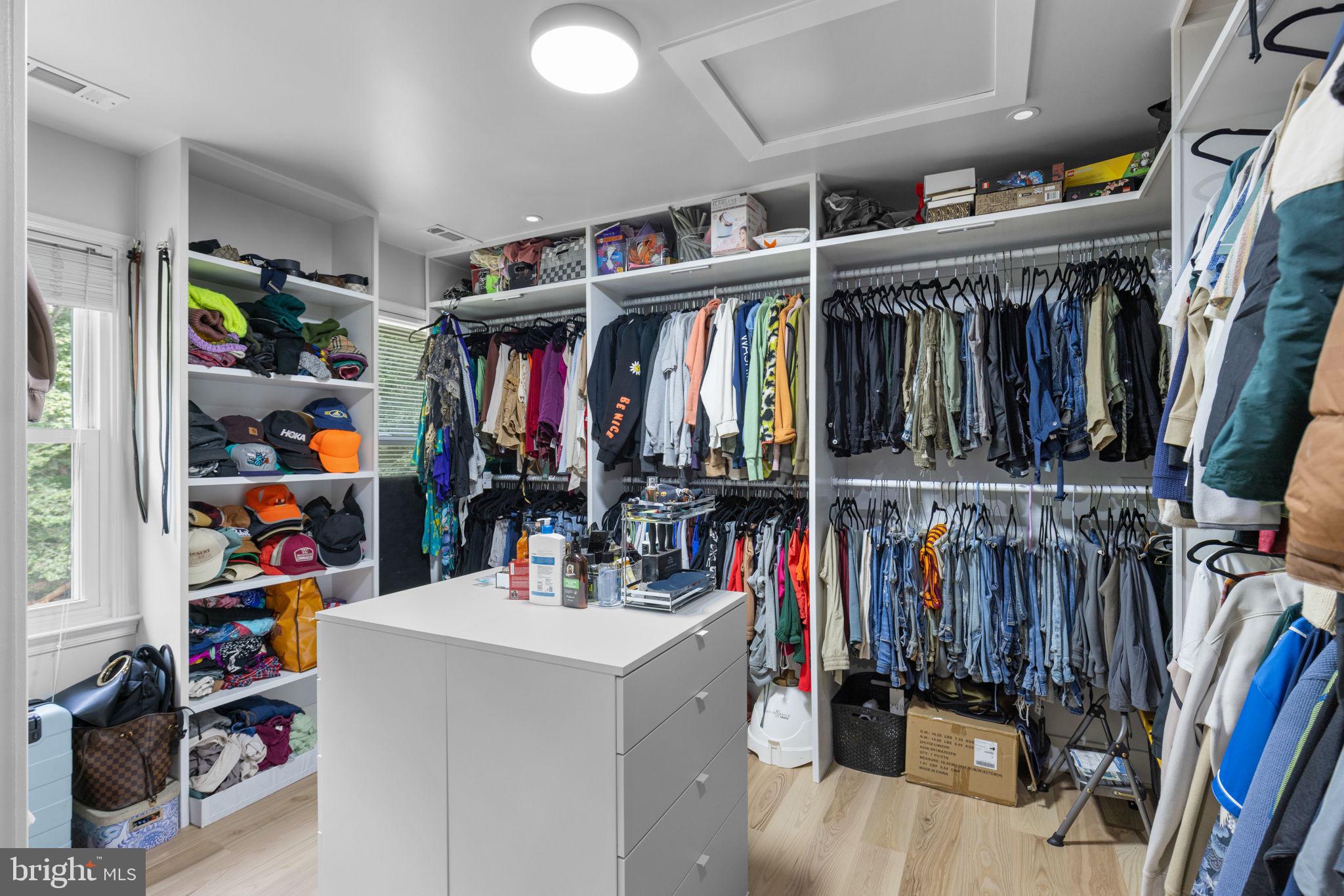 SUMMERWIND - Residential