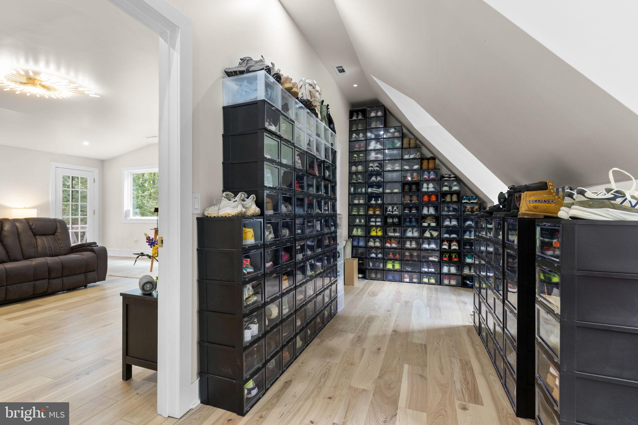 SUMMERWIND - Residential