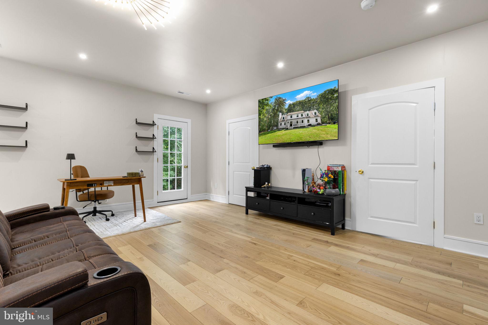 SUMMERWIND - Residential