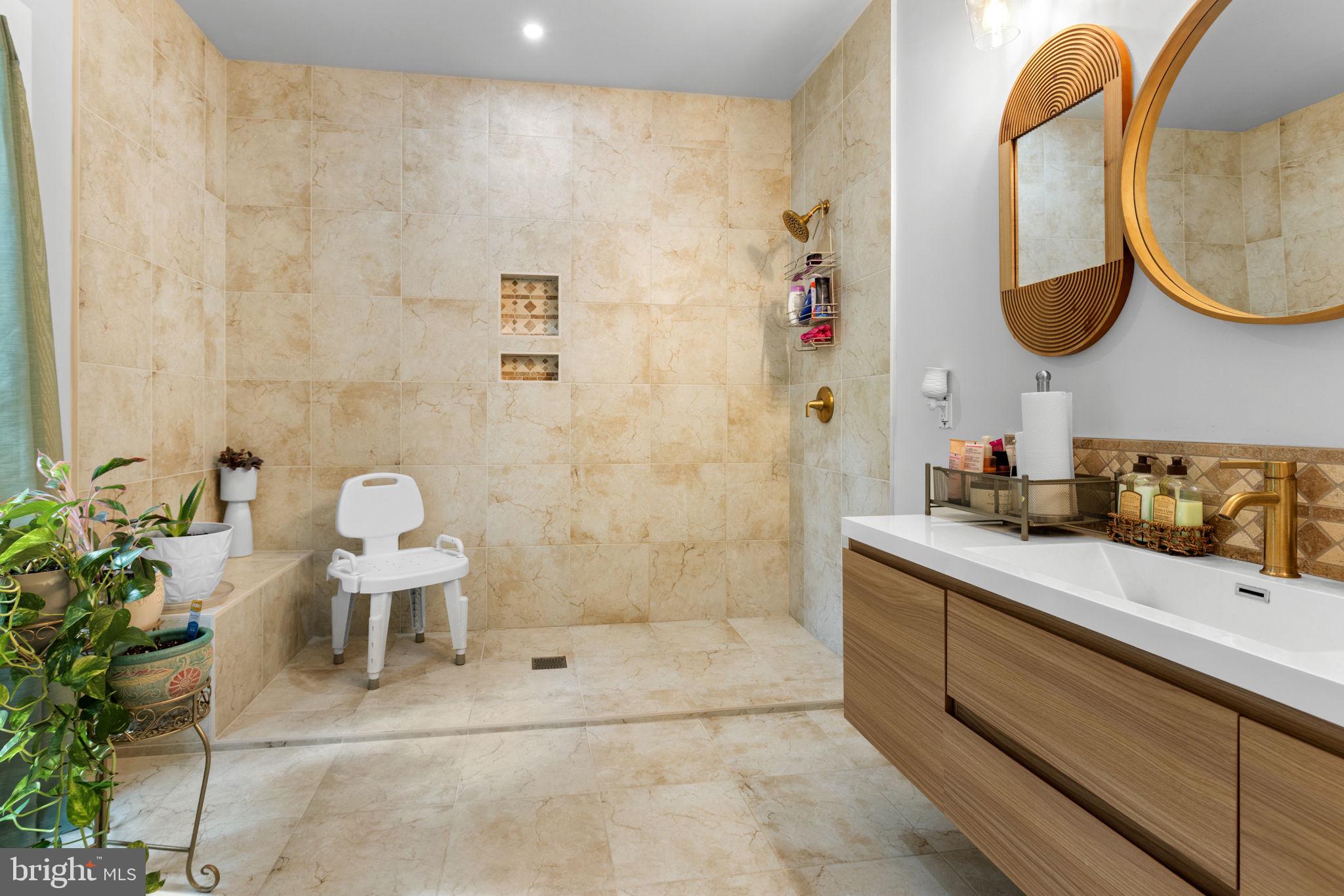 SUMMERWIND - Residential