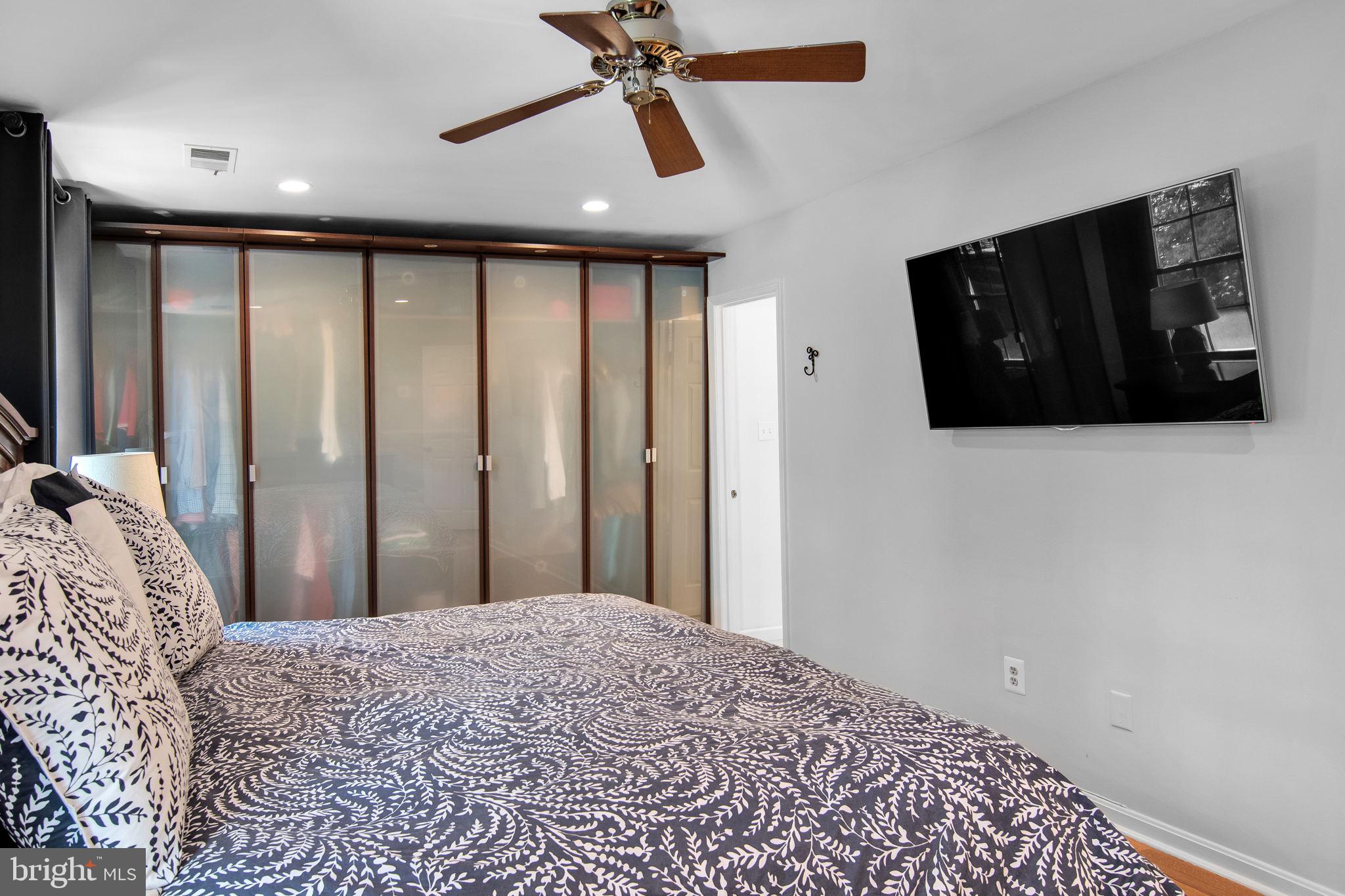 WOODLYNNE COMMUNITY - Residential