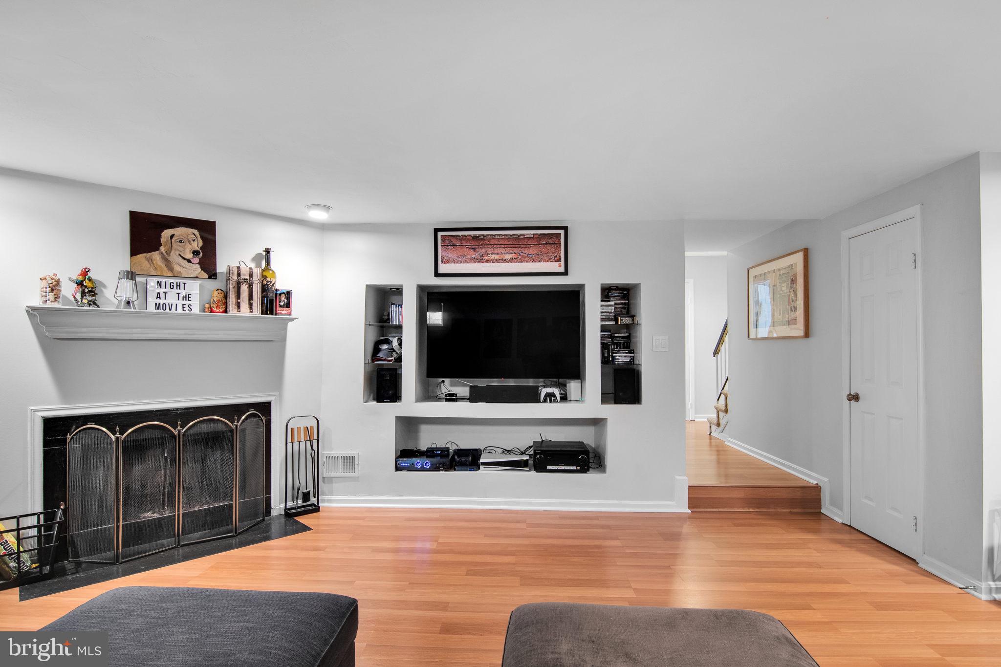 WOODLYNNE COMMUNITY - Residential