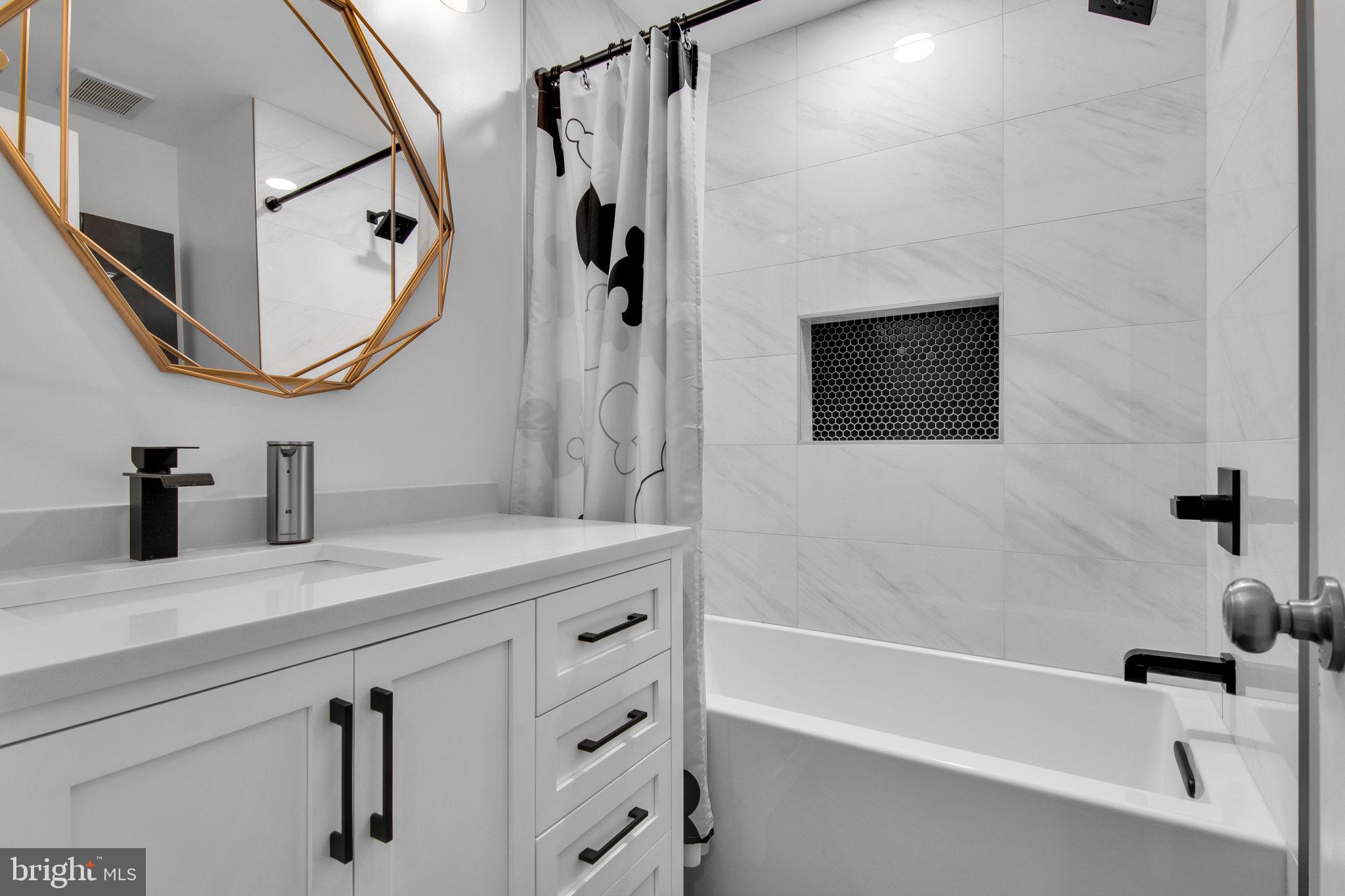 WOODLYNNE COMMUNITY - Residential