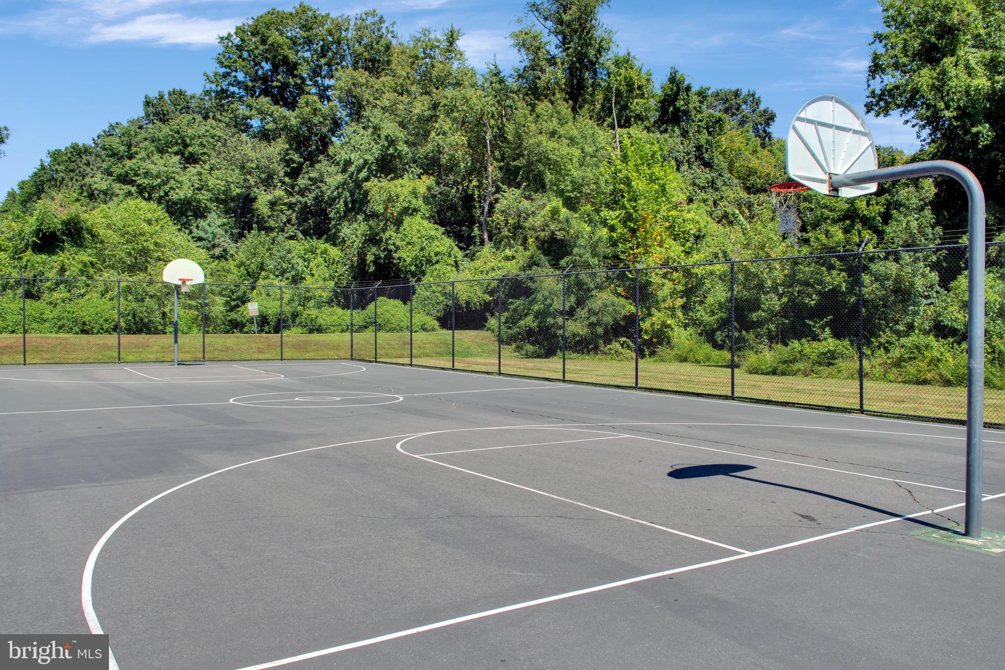 WOODLYNNE COMMUNITY - Residential