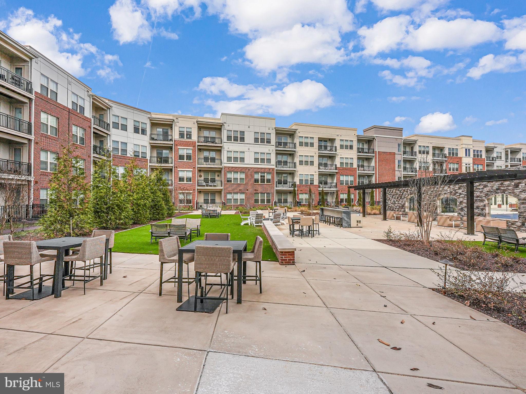 BOULEVARD VI TOWNS - Residential