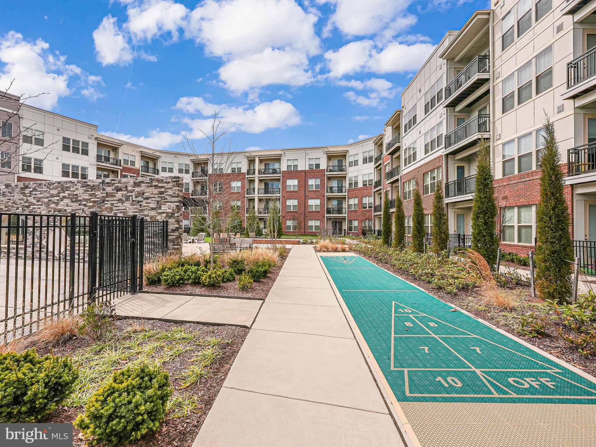 BOULEVARD VI TOWNS - Residential