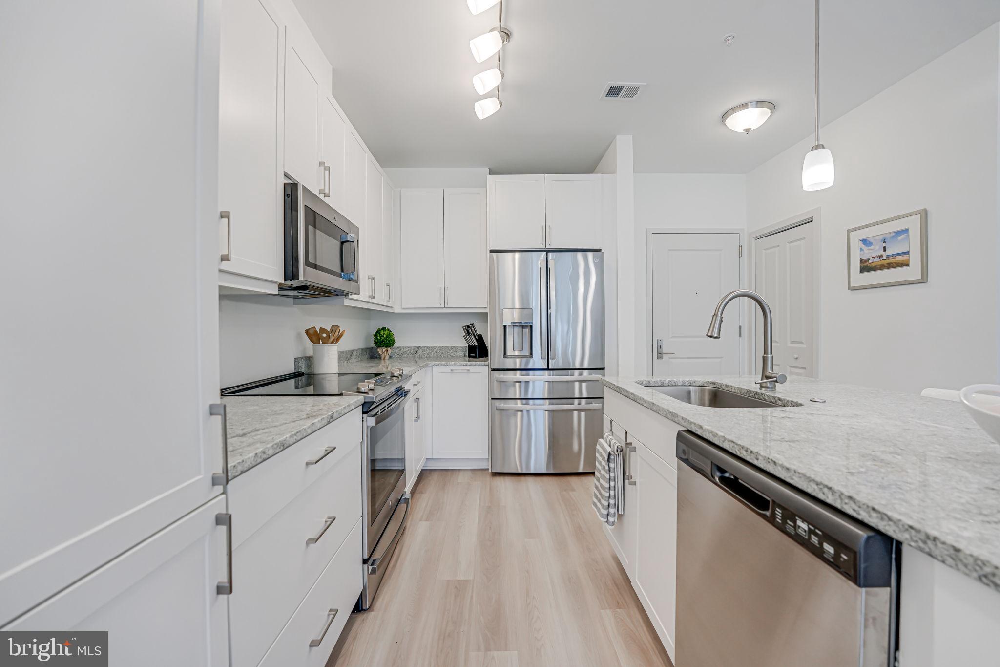 BOULEVARD VI TOWNS - Residential