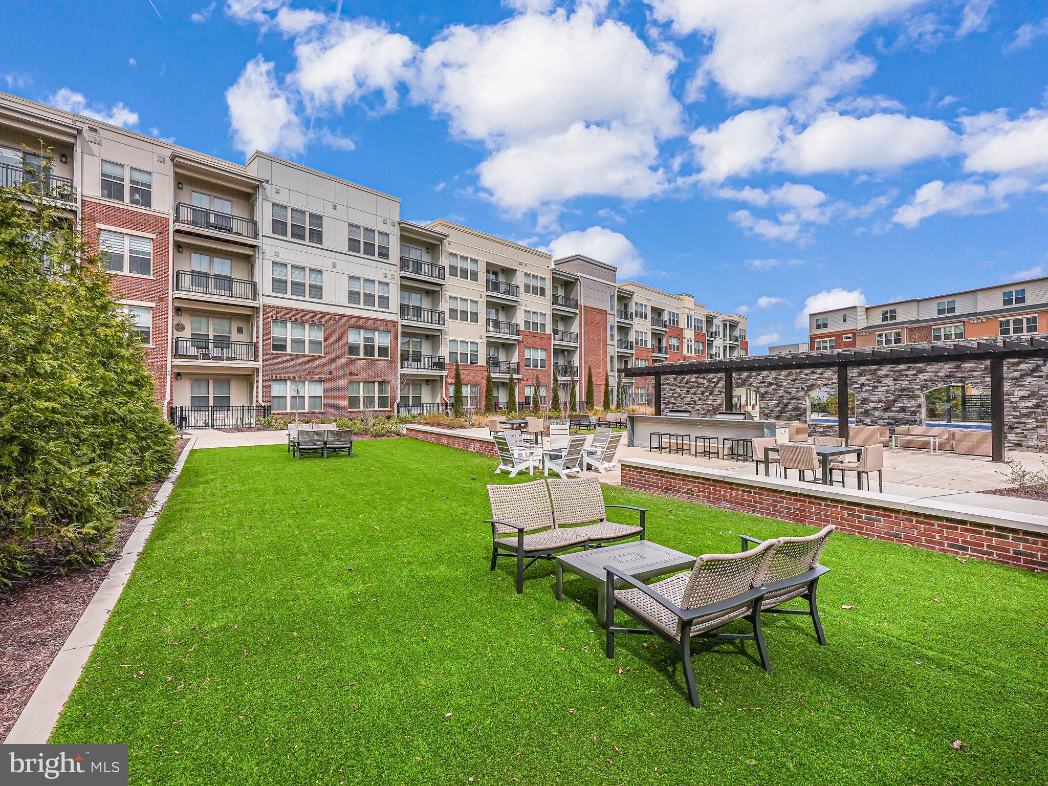 BOULEVARD VI TOWNS - Residential