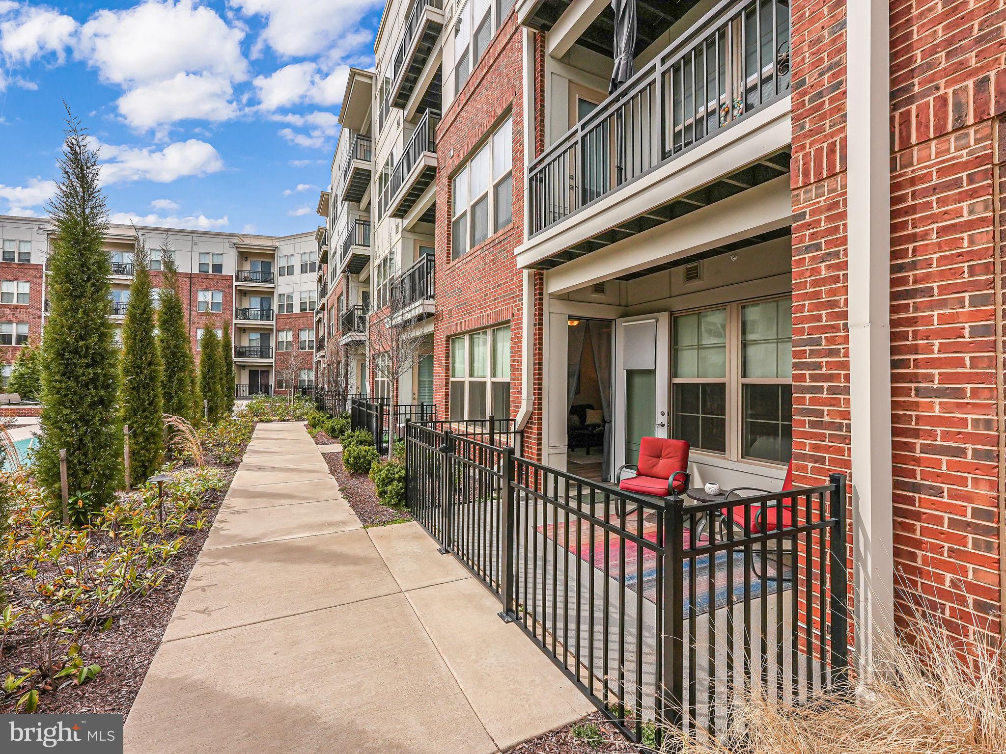 BOULEVARD VI TOWNS - Residential