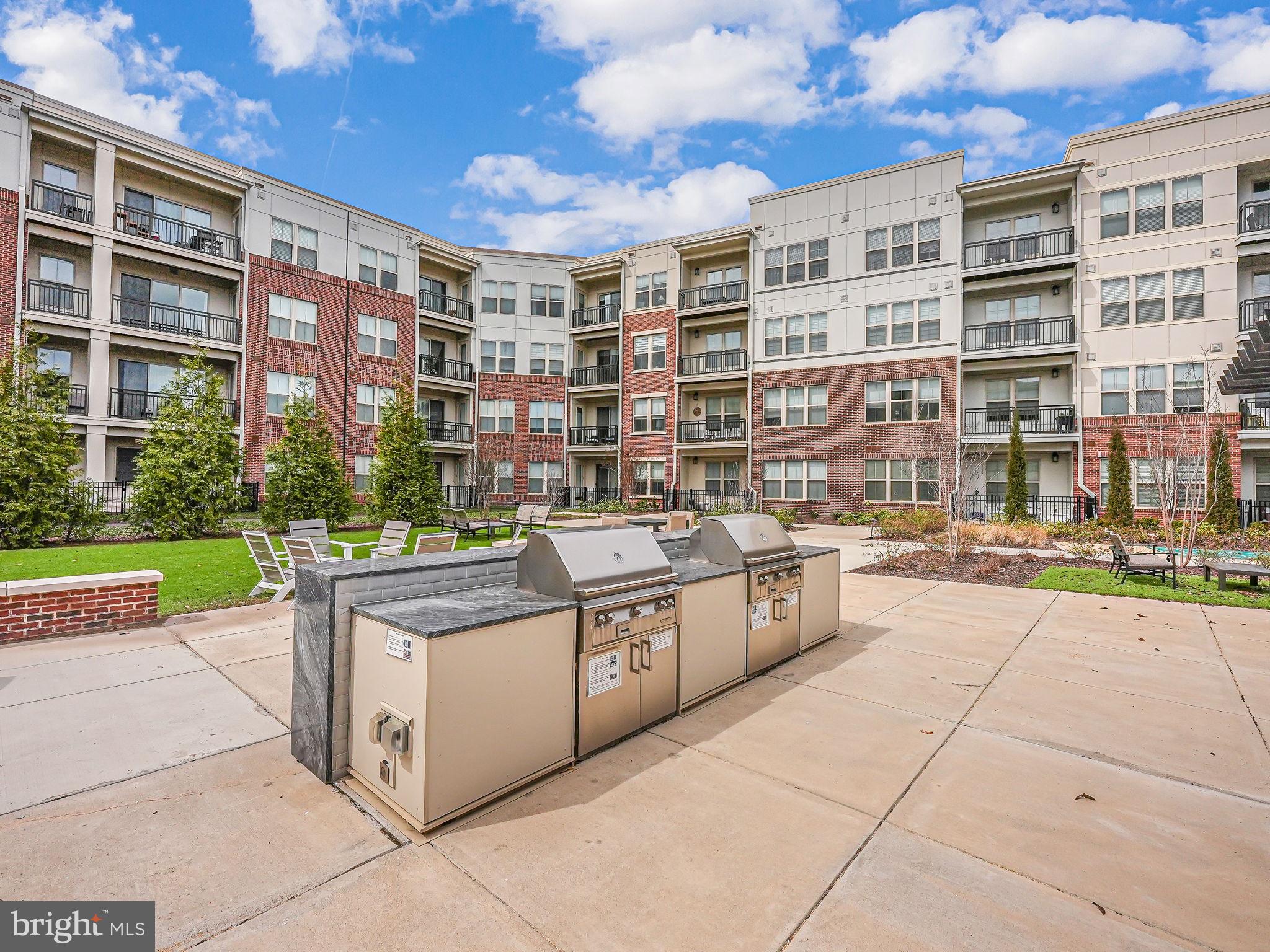 BOULEVARD VI TOWNS - Residential