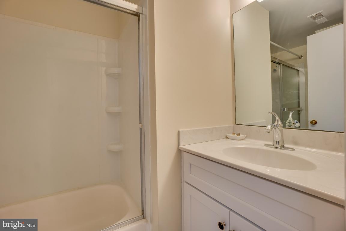 MONTCLAIR/COUNTRY CLUB - Residential